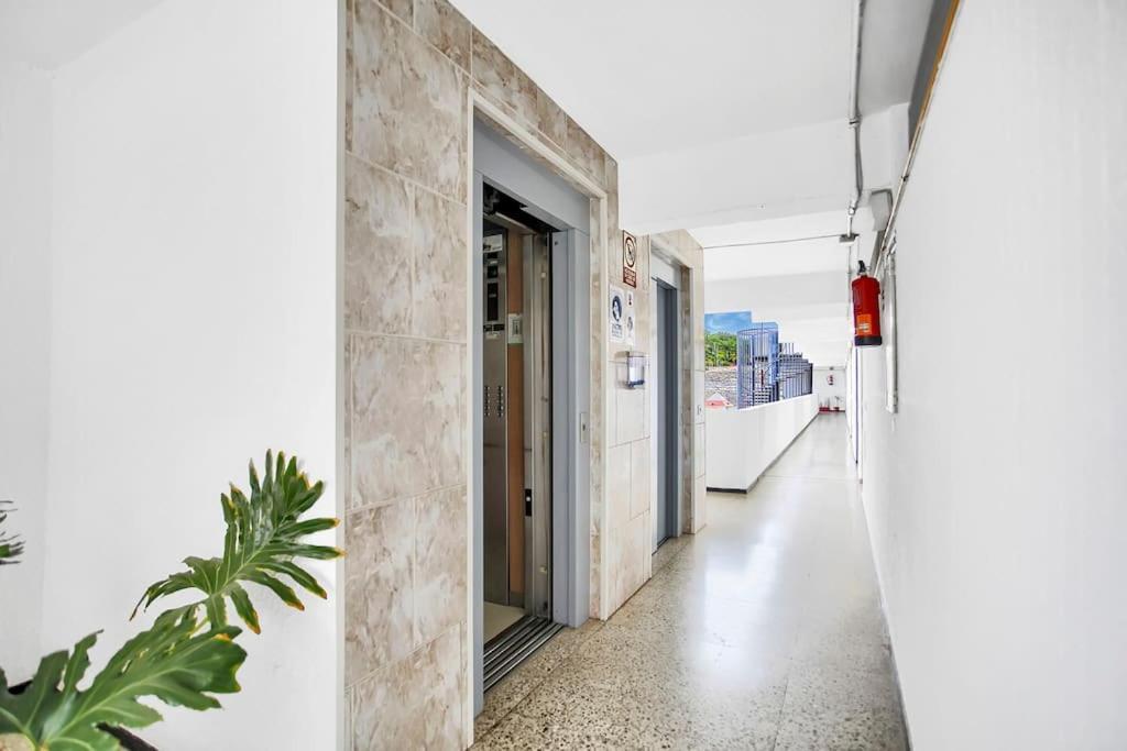 Alexander Apartment Playa De Las Americas Екстер'єр фото