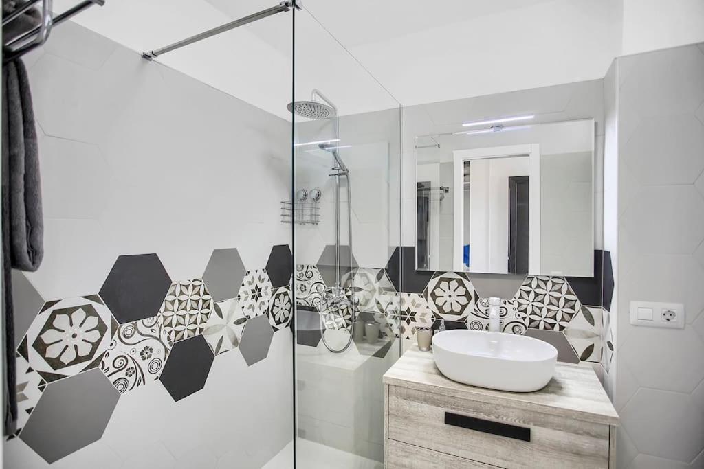 Alexander Apartment Playa De Las Americas Екстер'єр фото