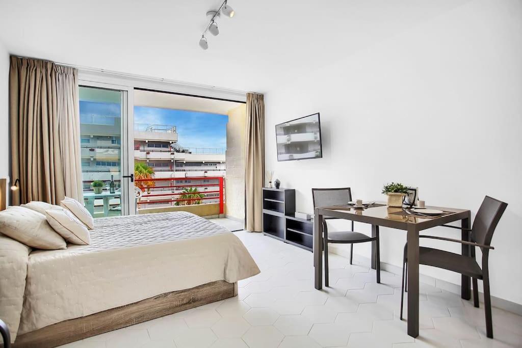 Alexander Apartment Playa De Las Americas Екстер'єр фото