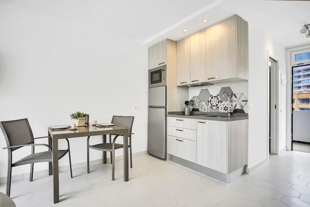 Alexander Apartment Playa De Las Americas Екстер'єр фото