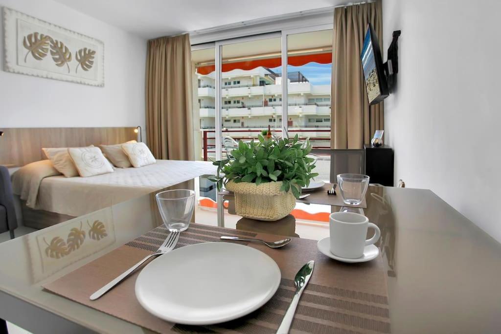 Alexander Apartment Playa De Las Americas Екстер'єр фото